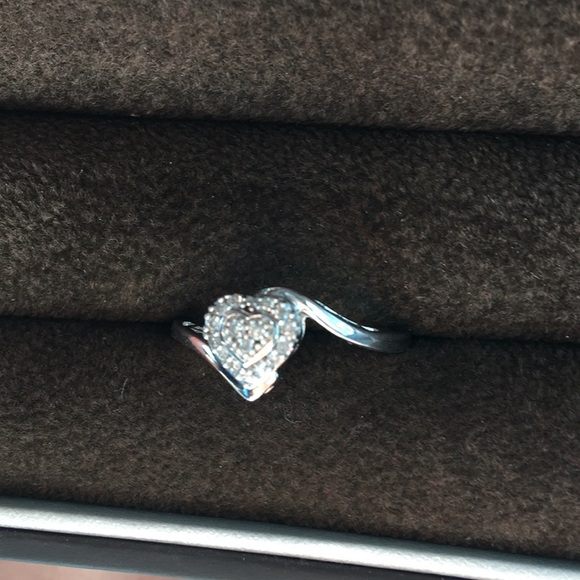 Heart Engagement Ring - Picture 2 of 2